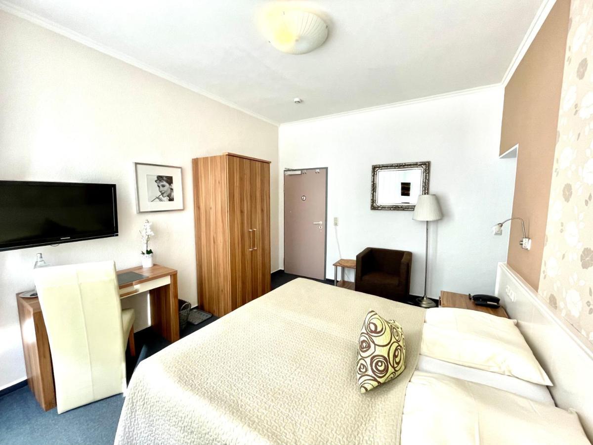 Hotel Saarburger Hof Экстерьер фото