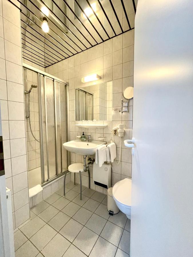 Hotel Saarburger Hof Экстерьер фото