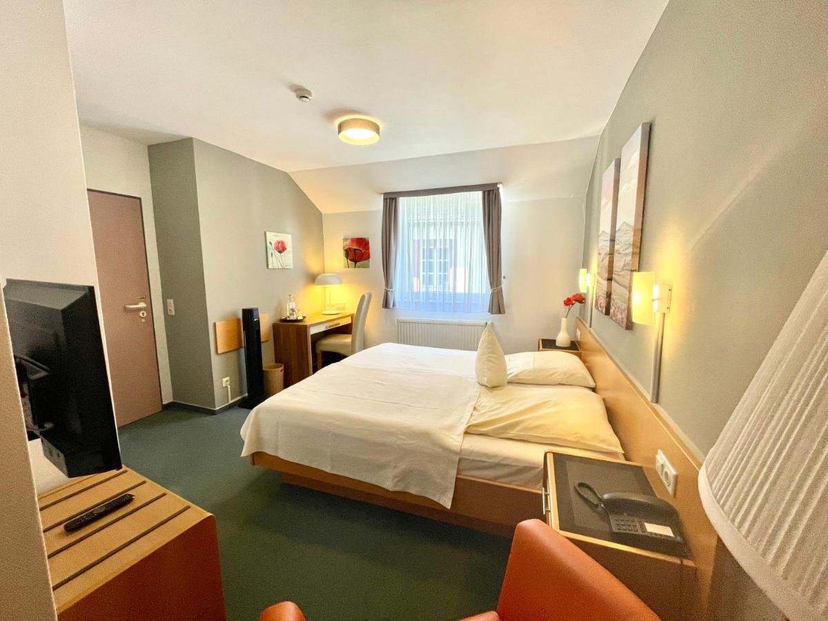 Hotel Saarburger Hof Экстерьер фото